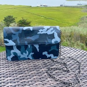 NEW FREDI ALYNN Blue Camo Crossbody / Clutch